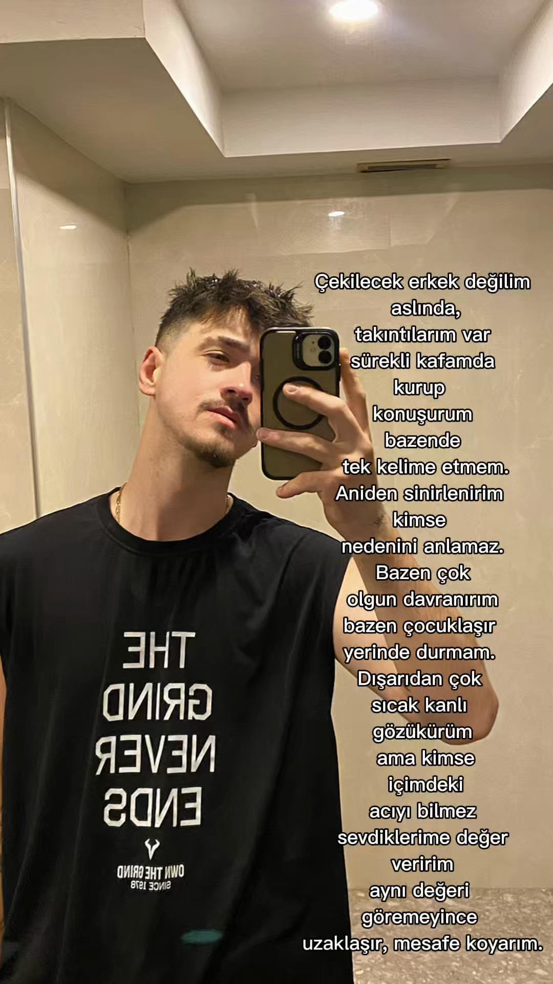 @🦊
