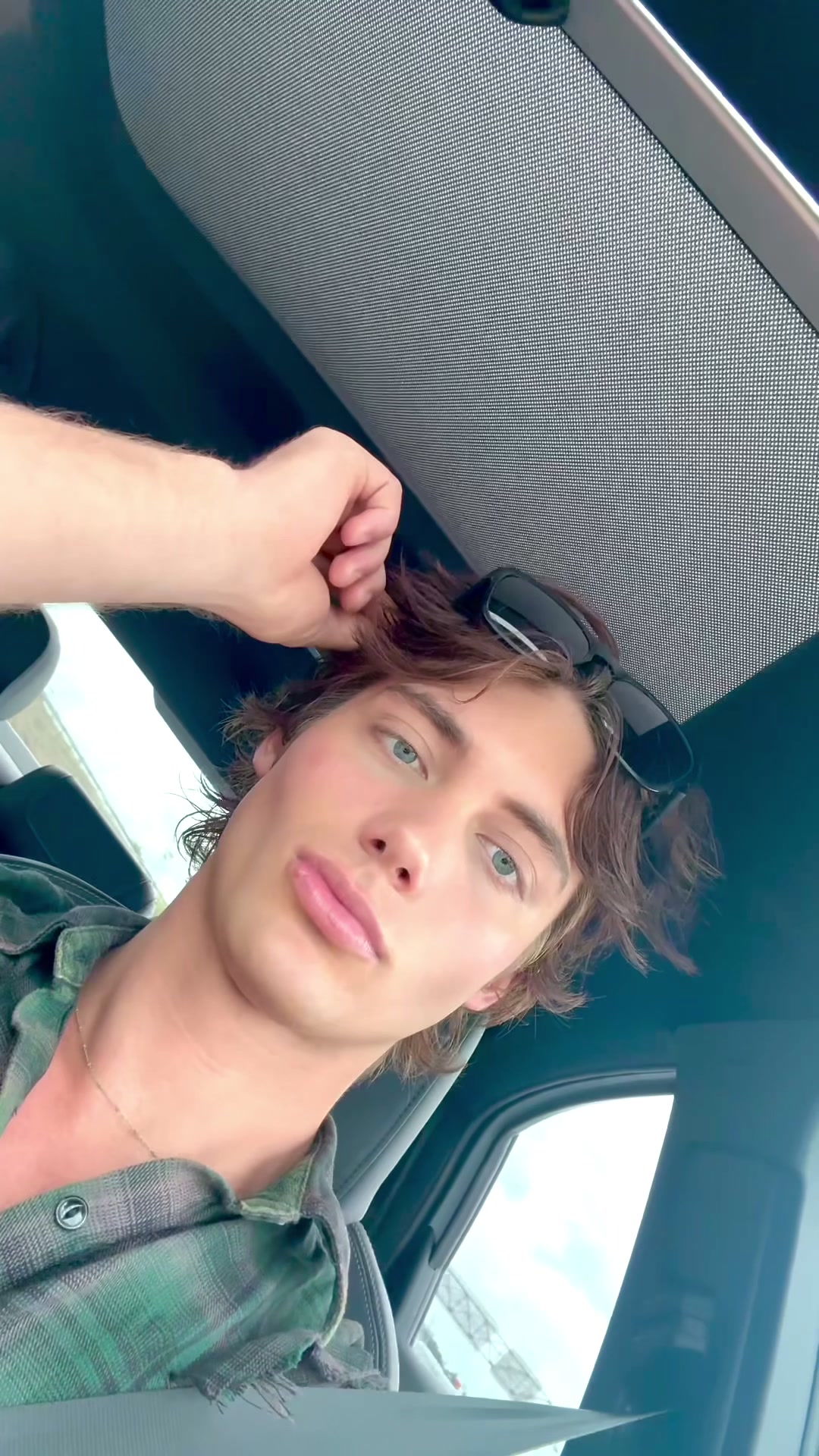 @hullo