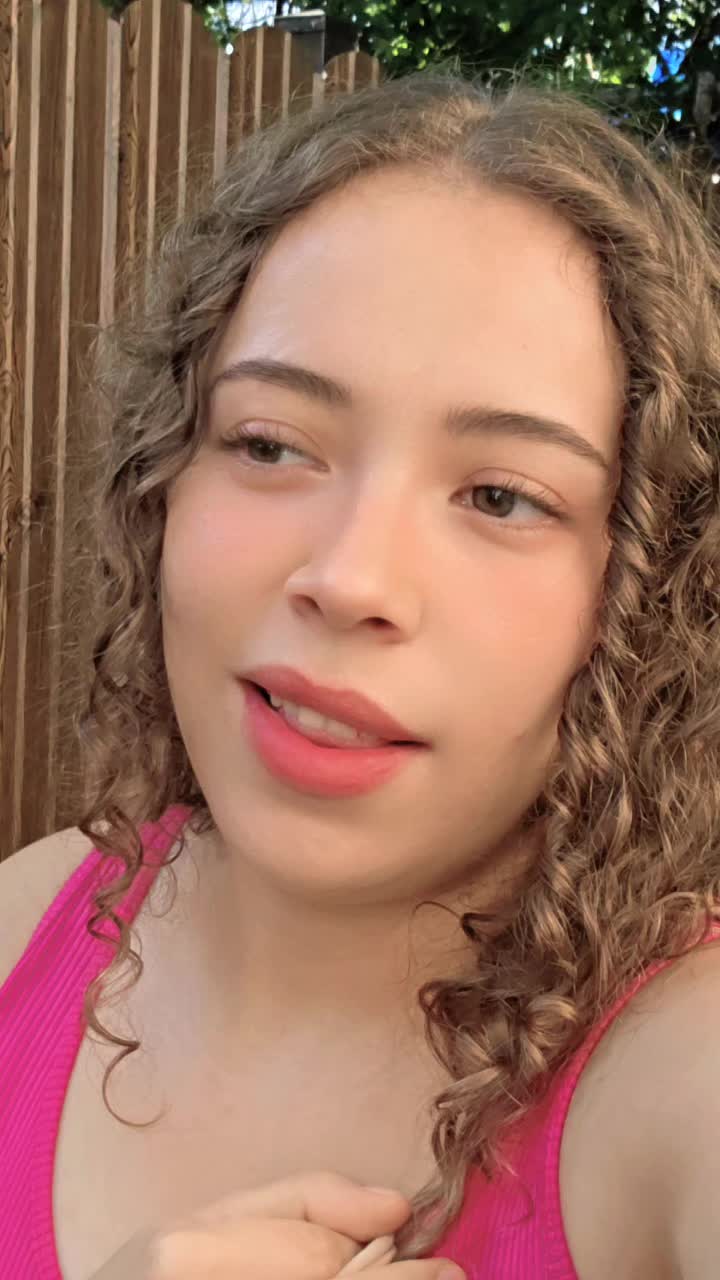 @🦋