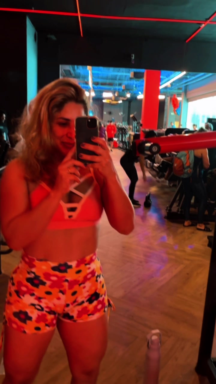 @isadavilla