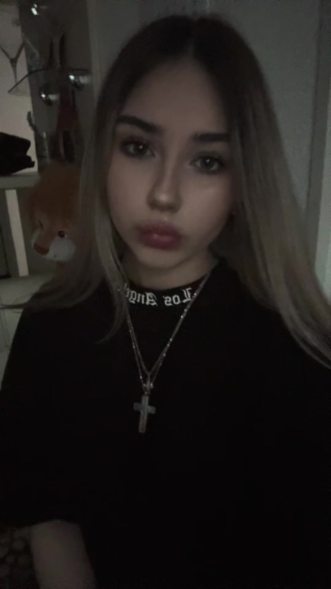 @бледная