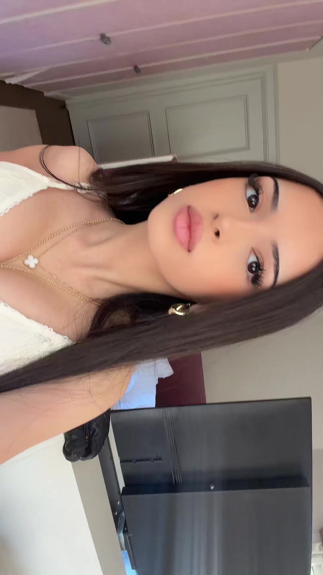 @ella