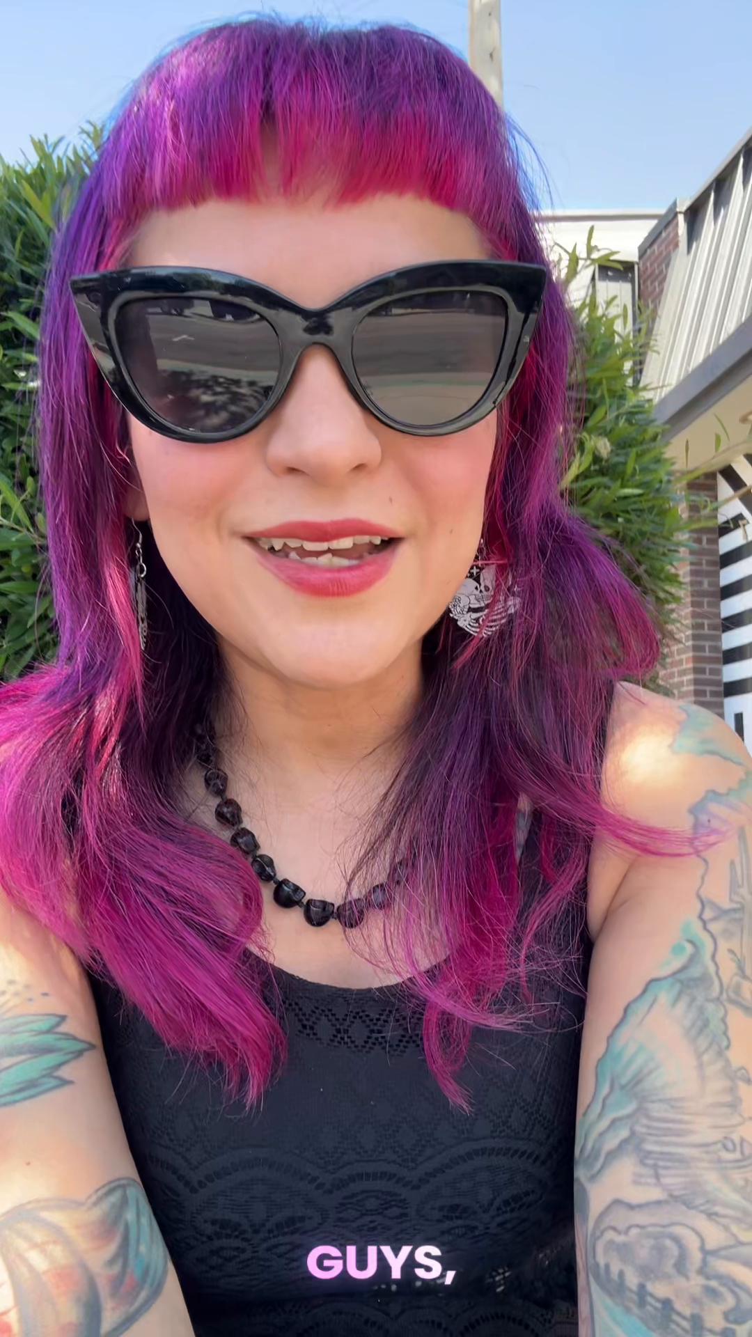 @TheHellflowers