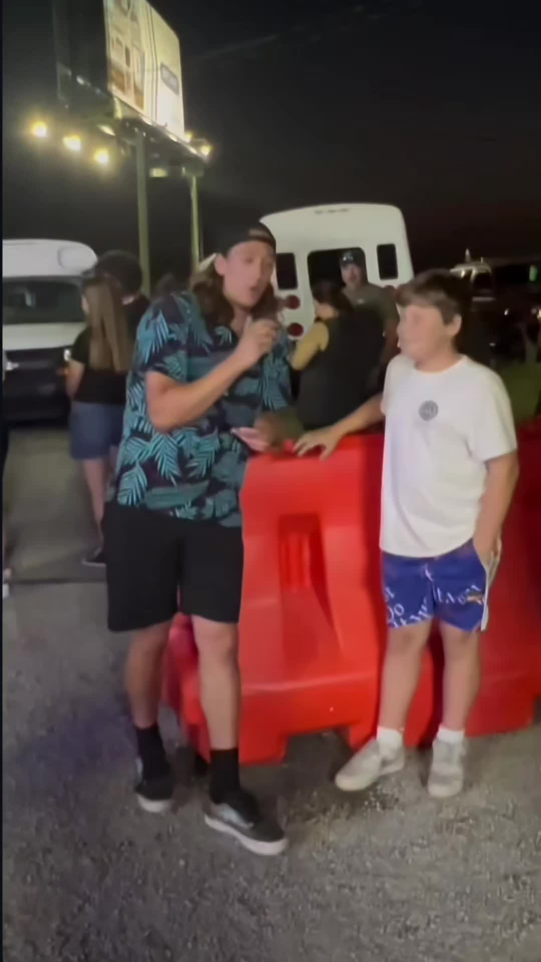 @️