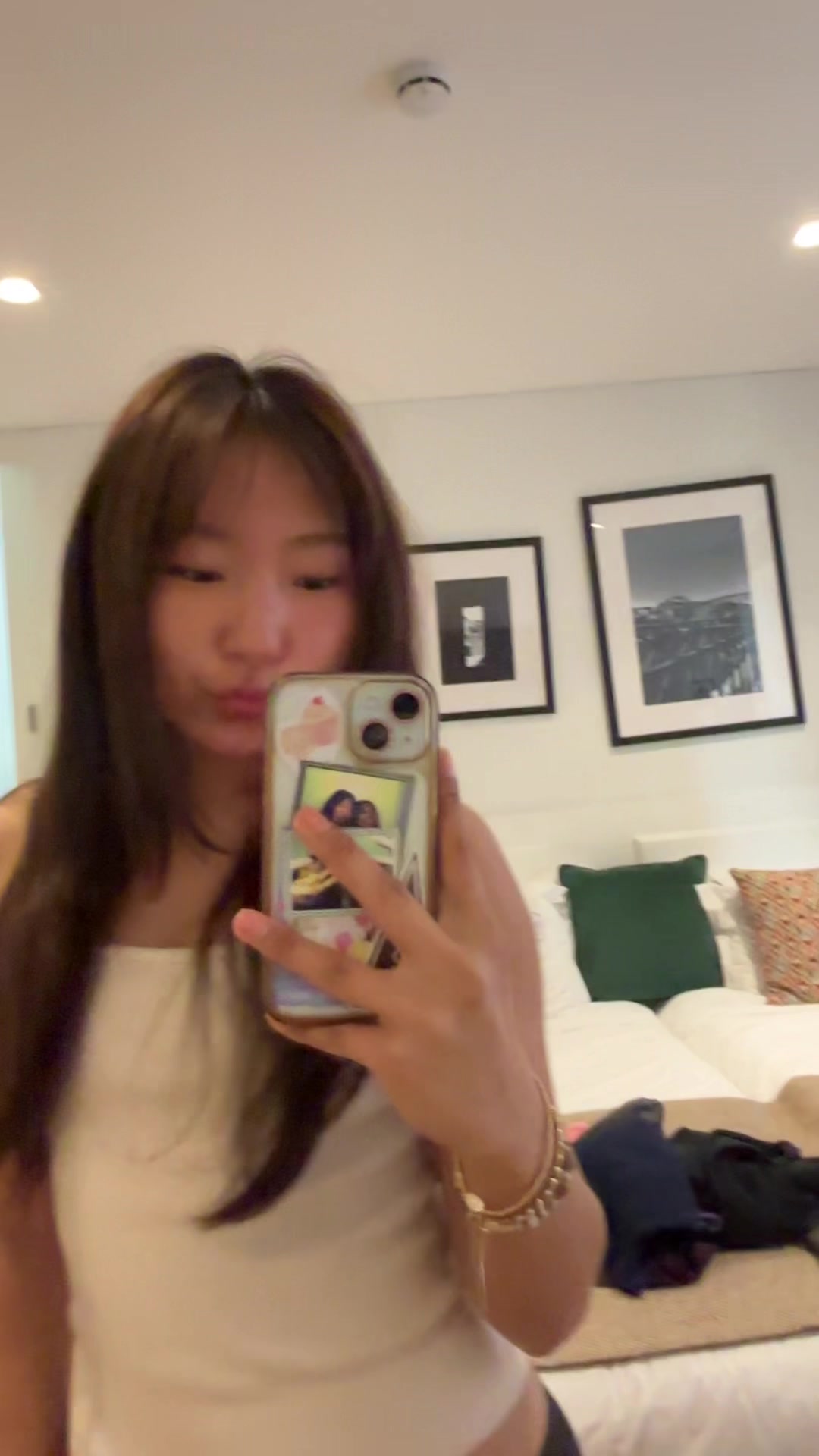 @helenxhw_