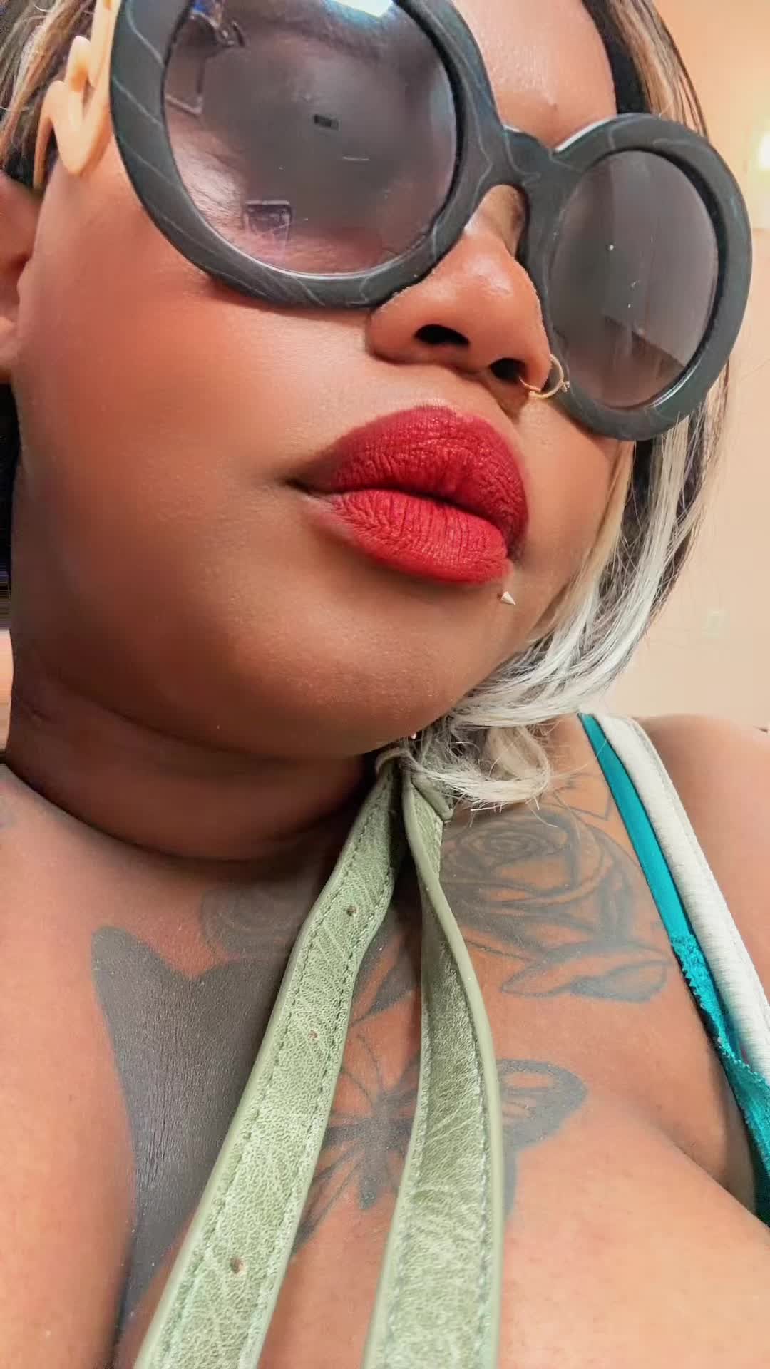 @Shayprettyandpaid