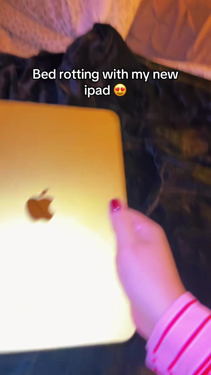 @girlyvault_