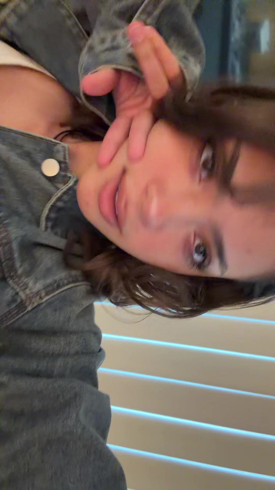 @bella