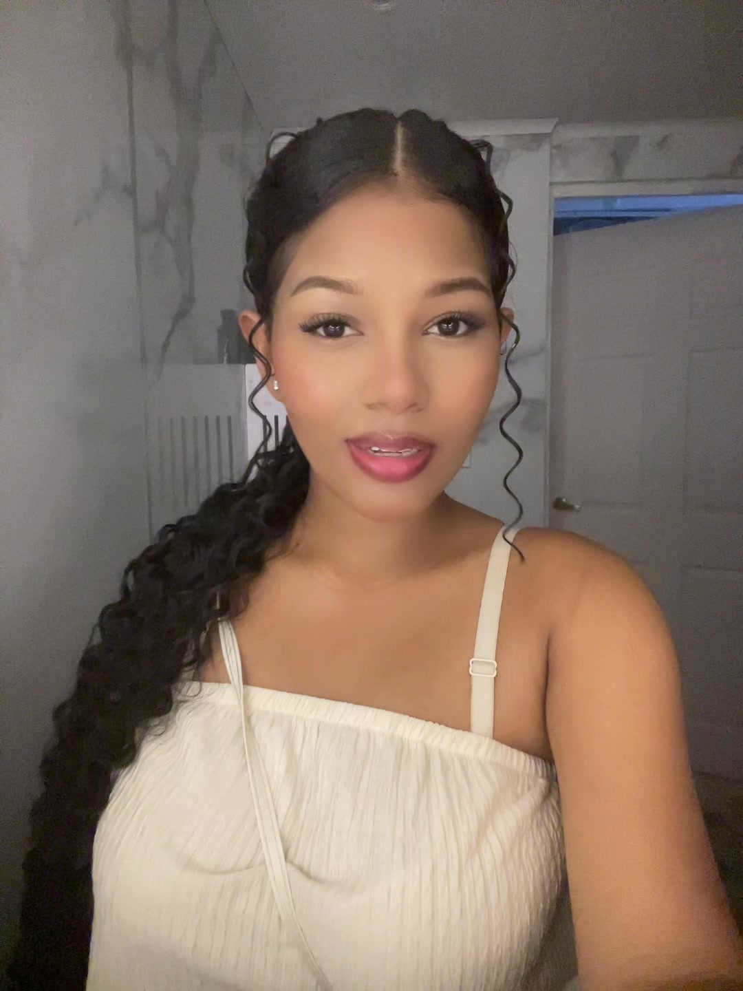 @Nayelis Sherin🌪️🤍✨