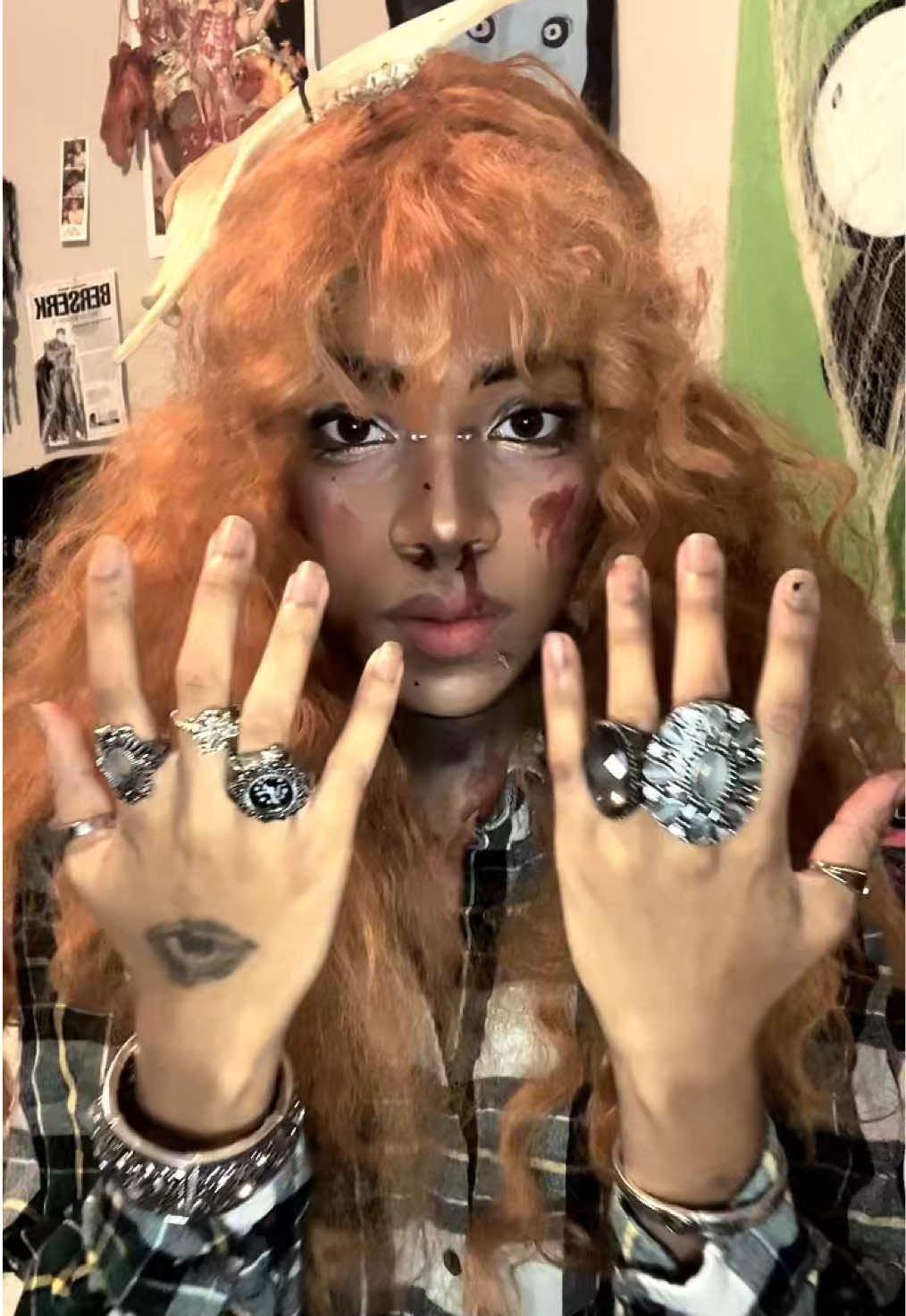 @𒉭 UrRottingVictim 𒉭