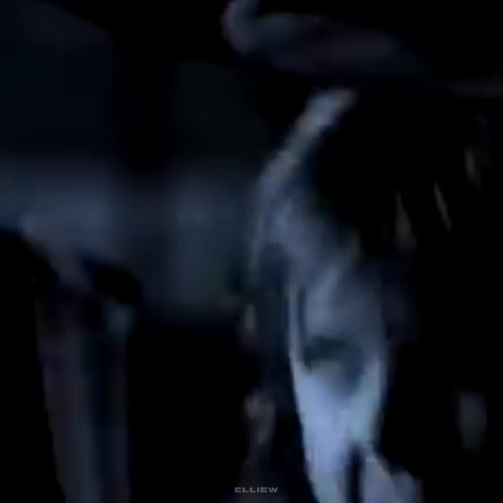 @elliew