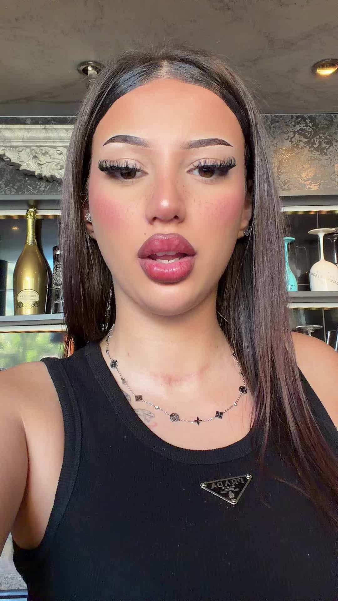 @chadia.mora