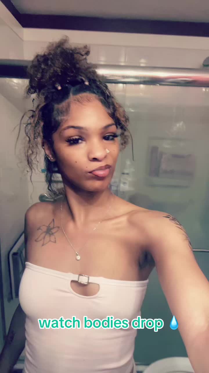 @𖡎yellow jelloo🩶.