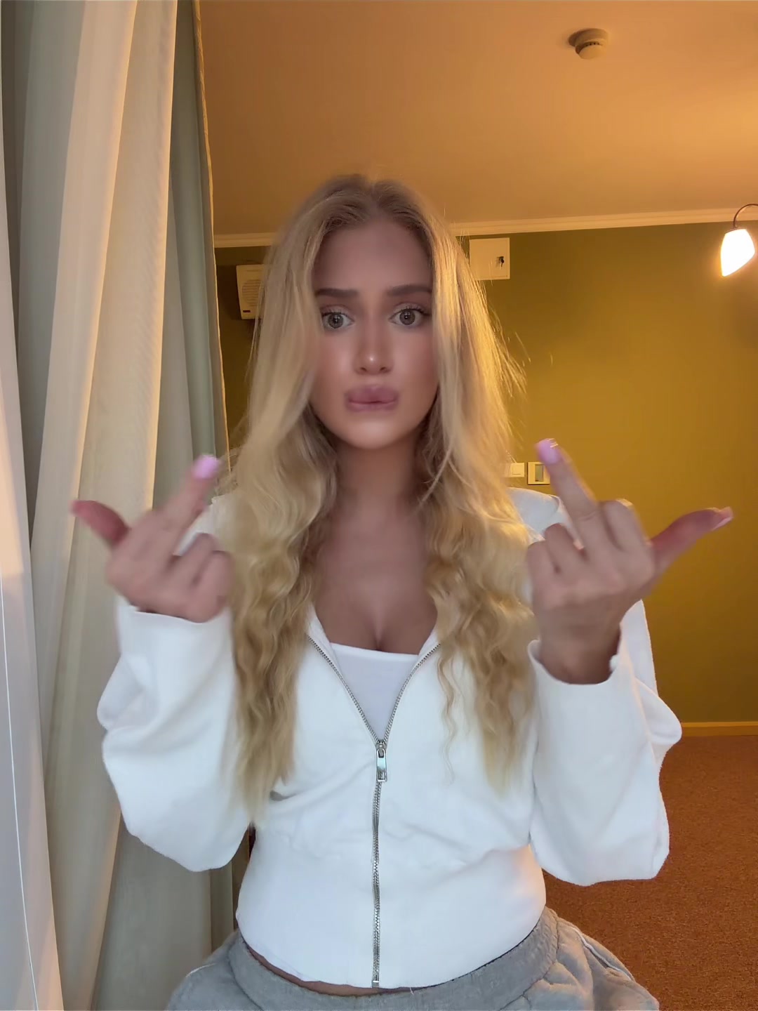 @Vi