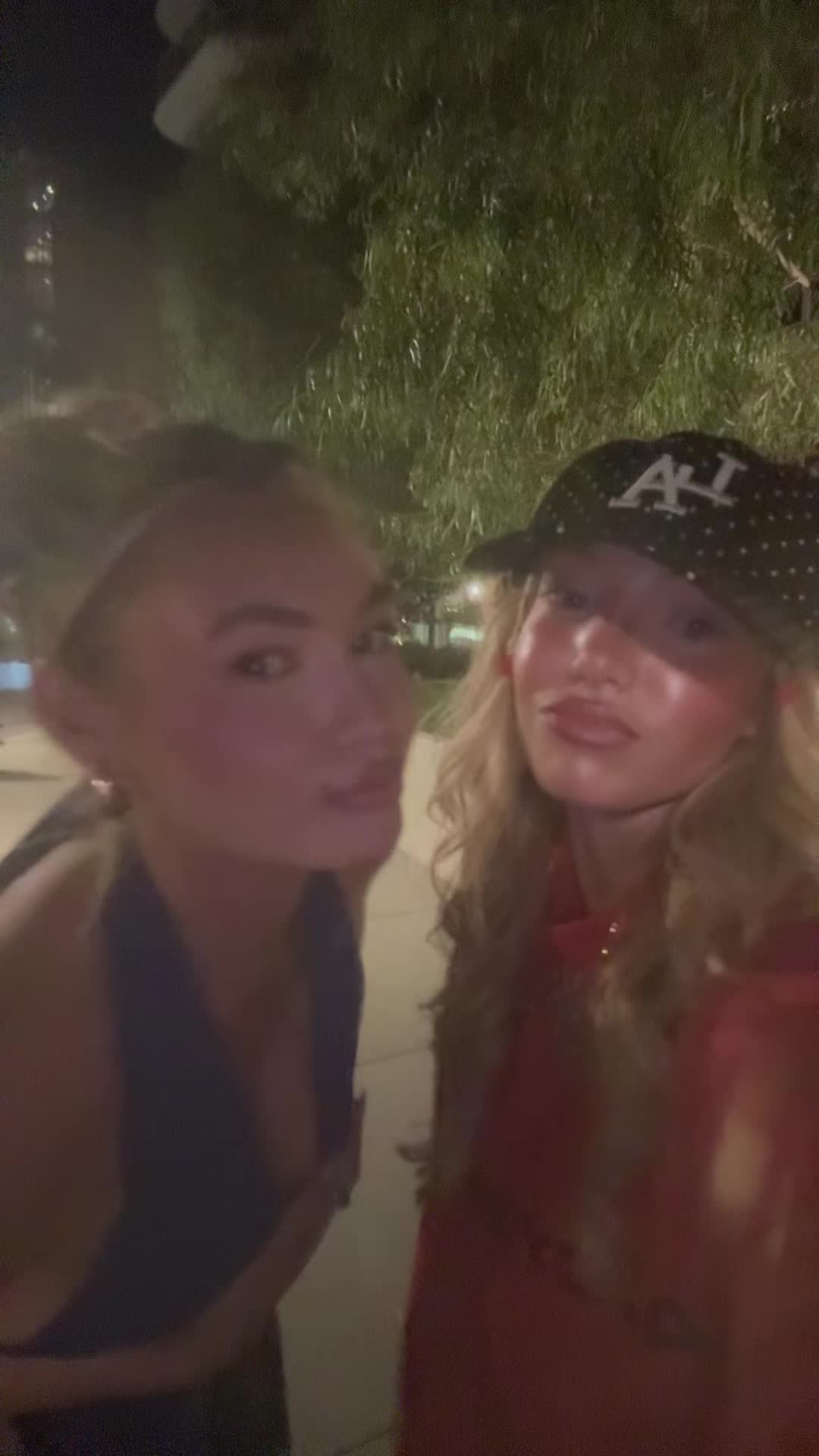 @👸🏼𝓠𝓾𝓮𝓮𝓷 𝓫🐝