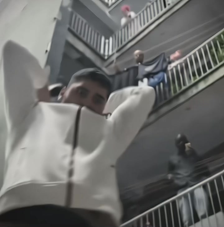 @𝓤𝔃𝓲