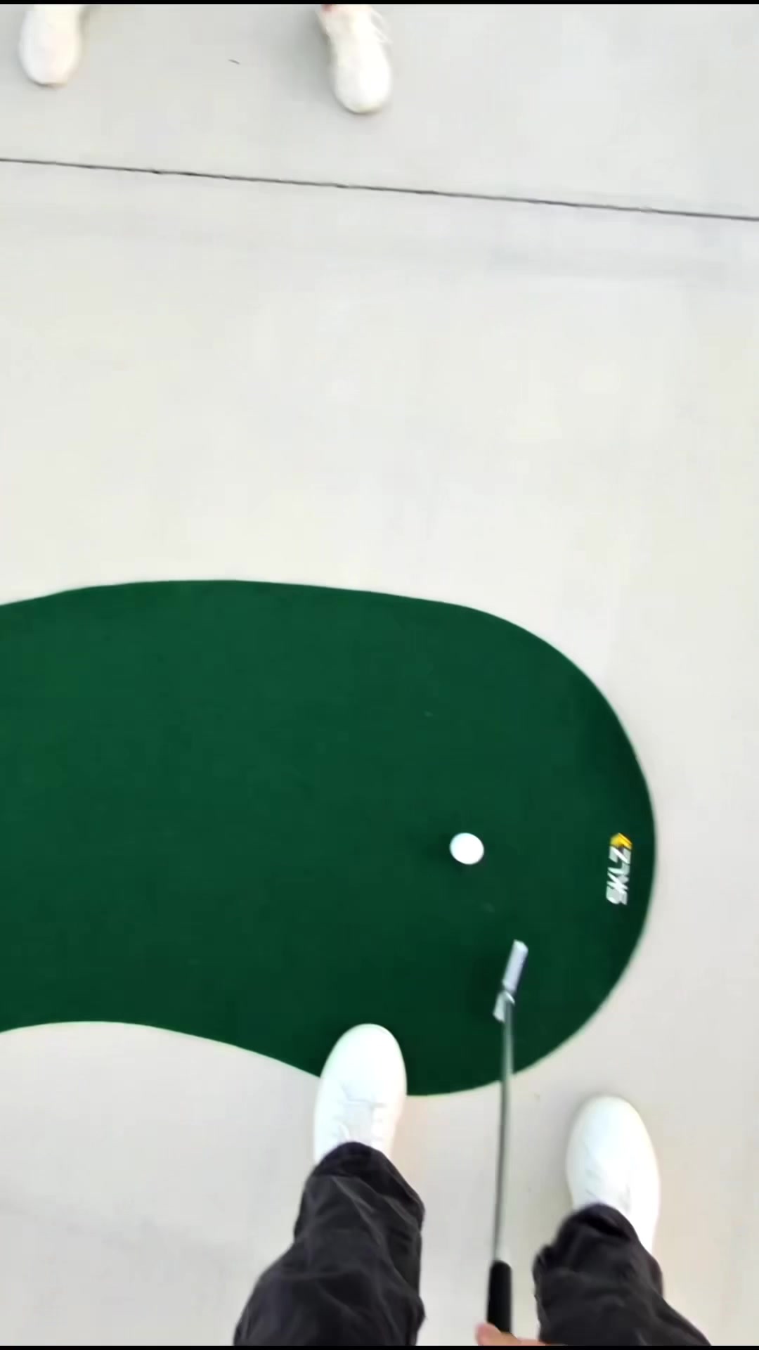 @Holein1trickshots