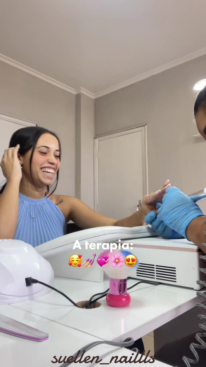 @Emy_