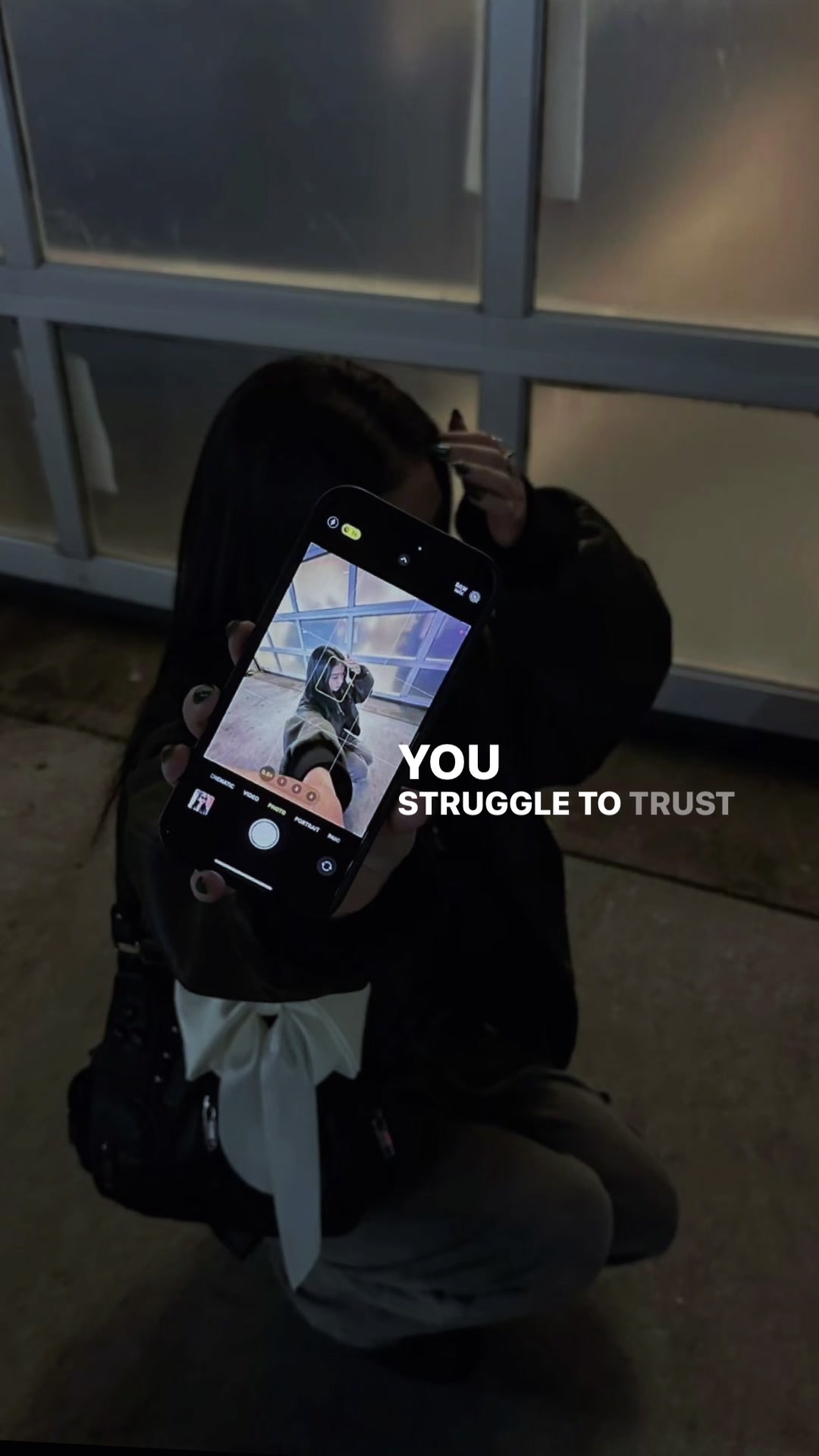@⃟