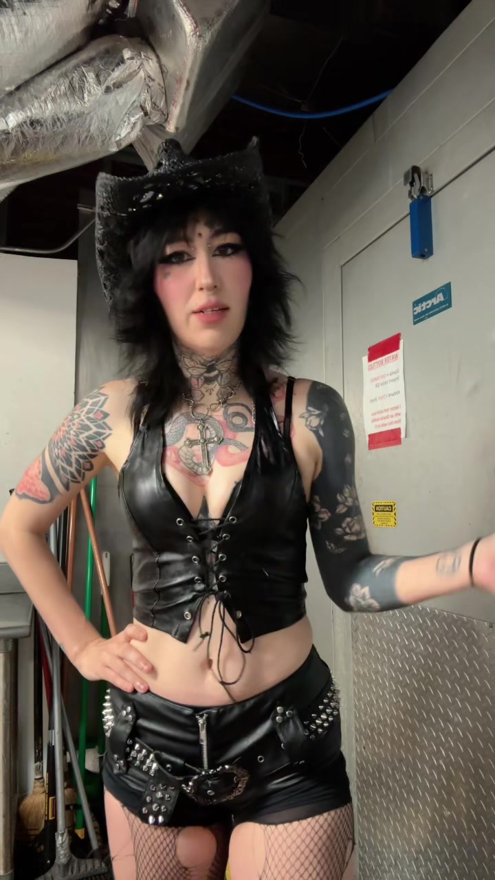 @Shyla🦇