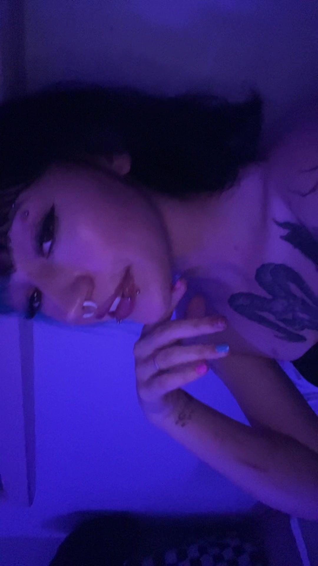 @g.