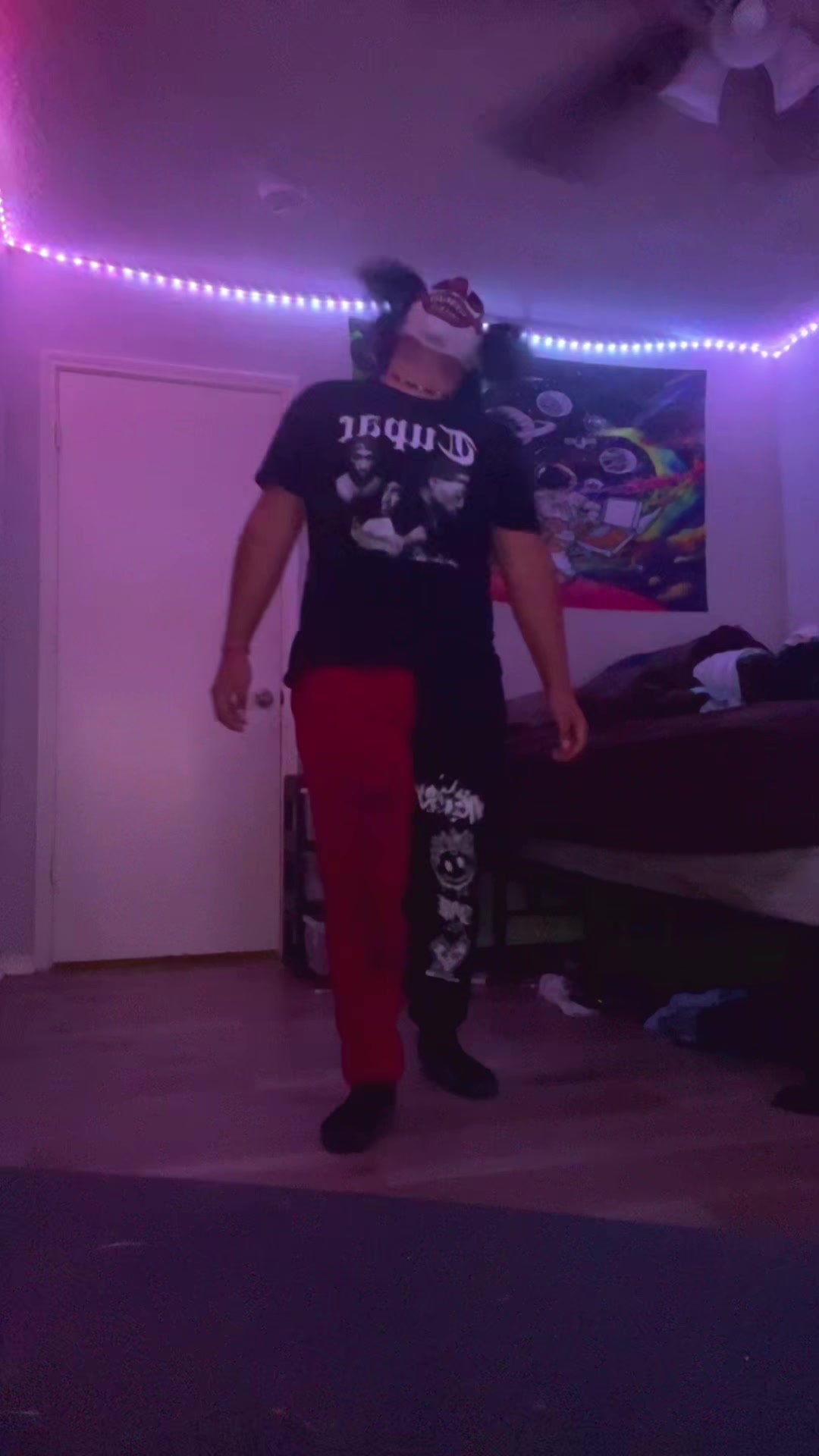 @lovelesslucid