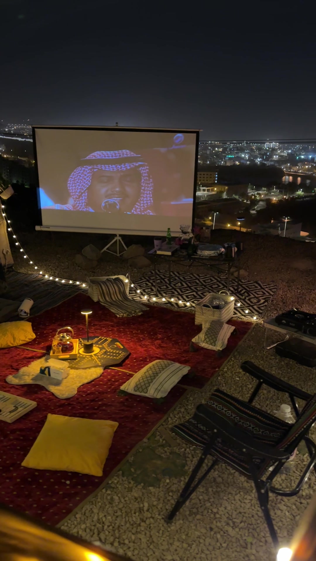 @جلسه وقمرا ⛺️🌌