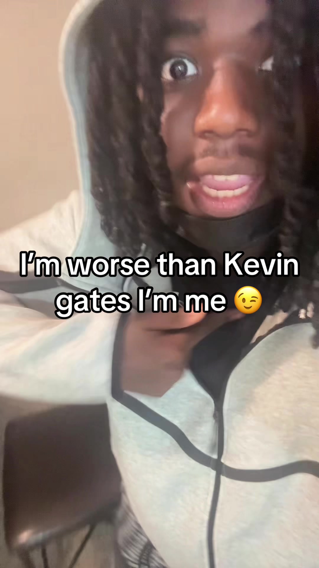 @⃟