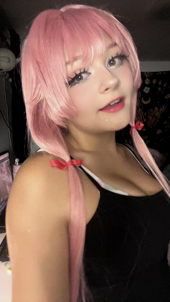 @_axhley_