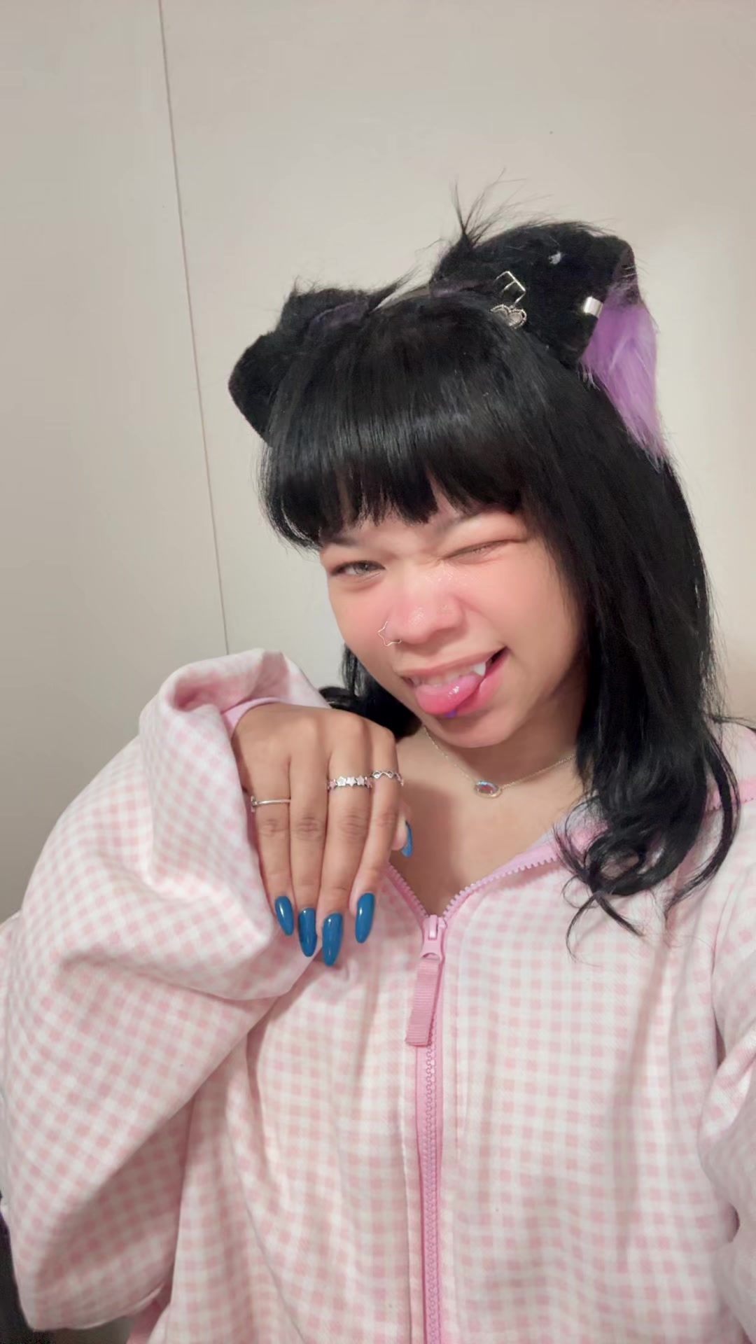 @Lilcrayon_