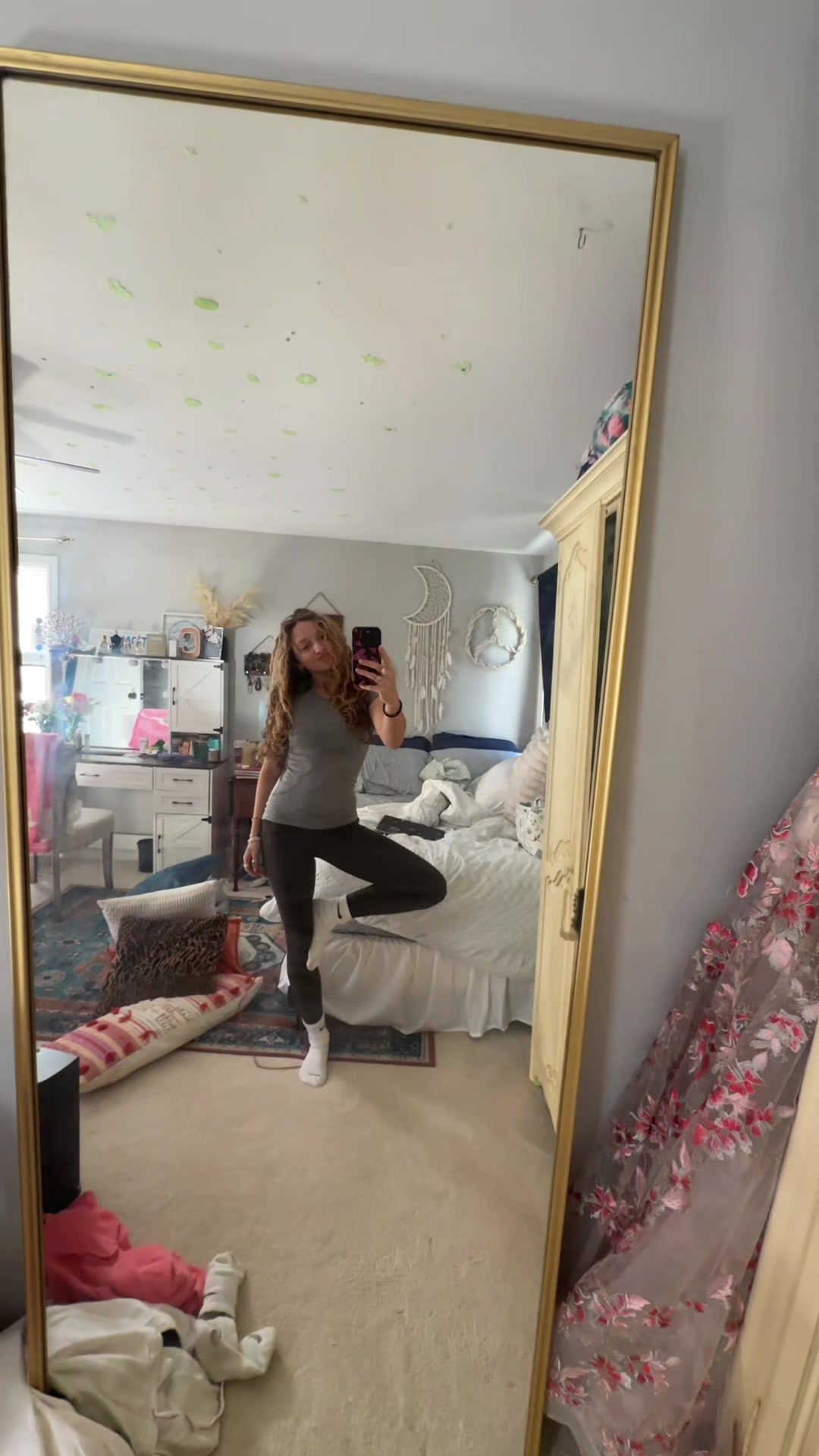 @Chloemangee