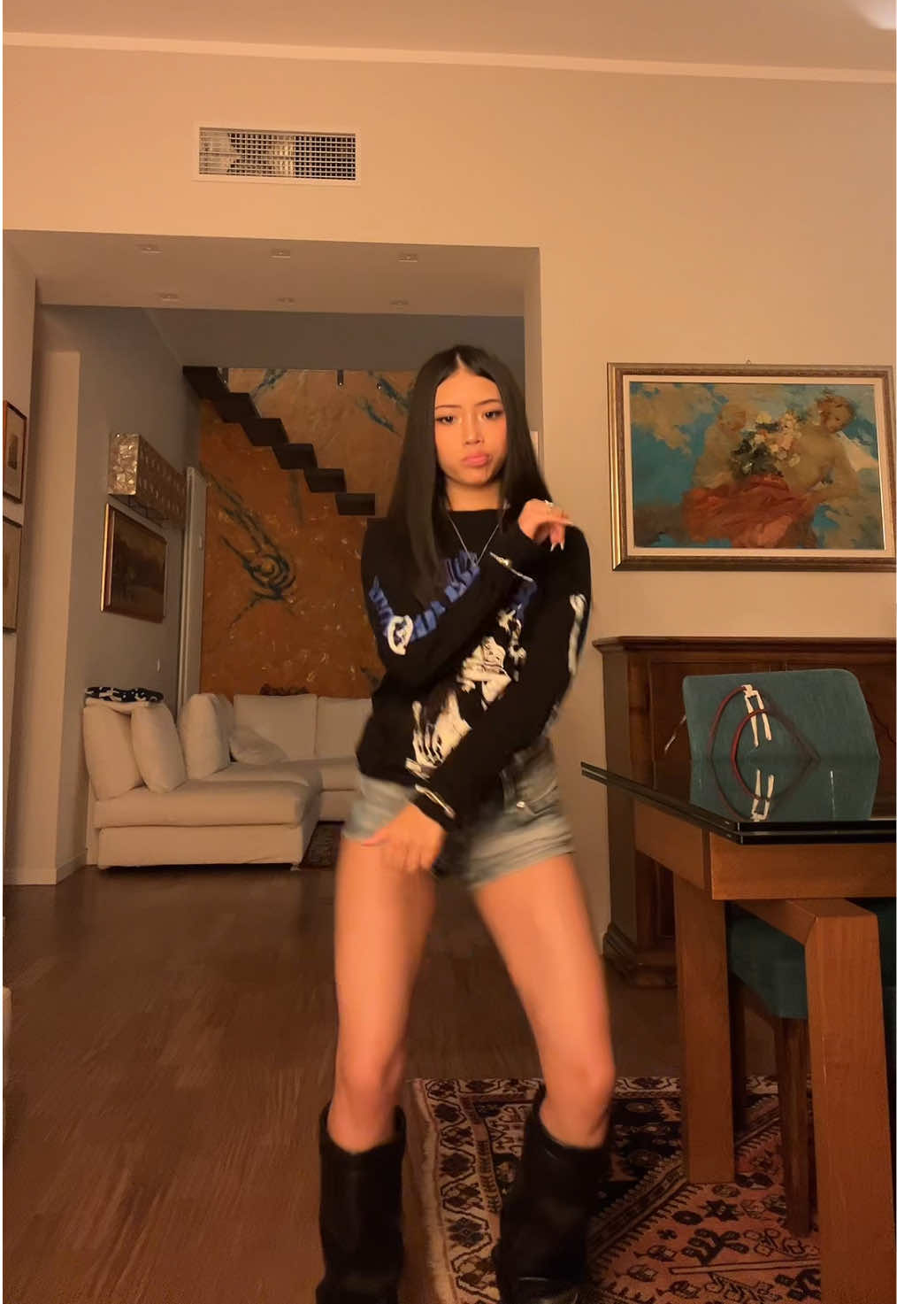 @𝘓𝘢𝘳𝘢 💕