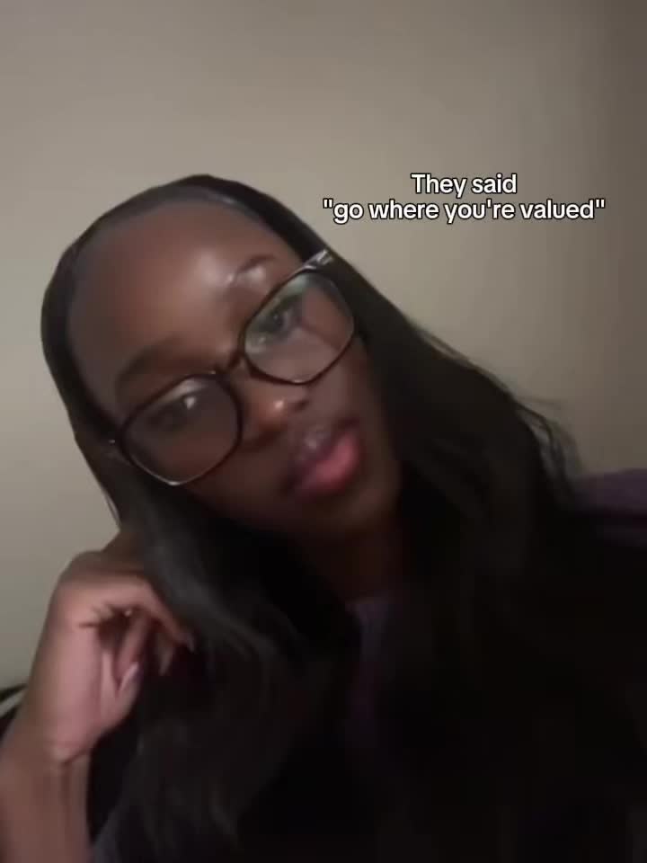 @Dee💜