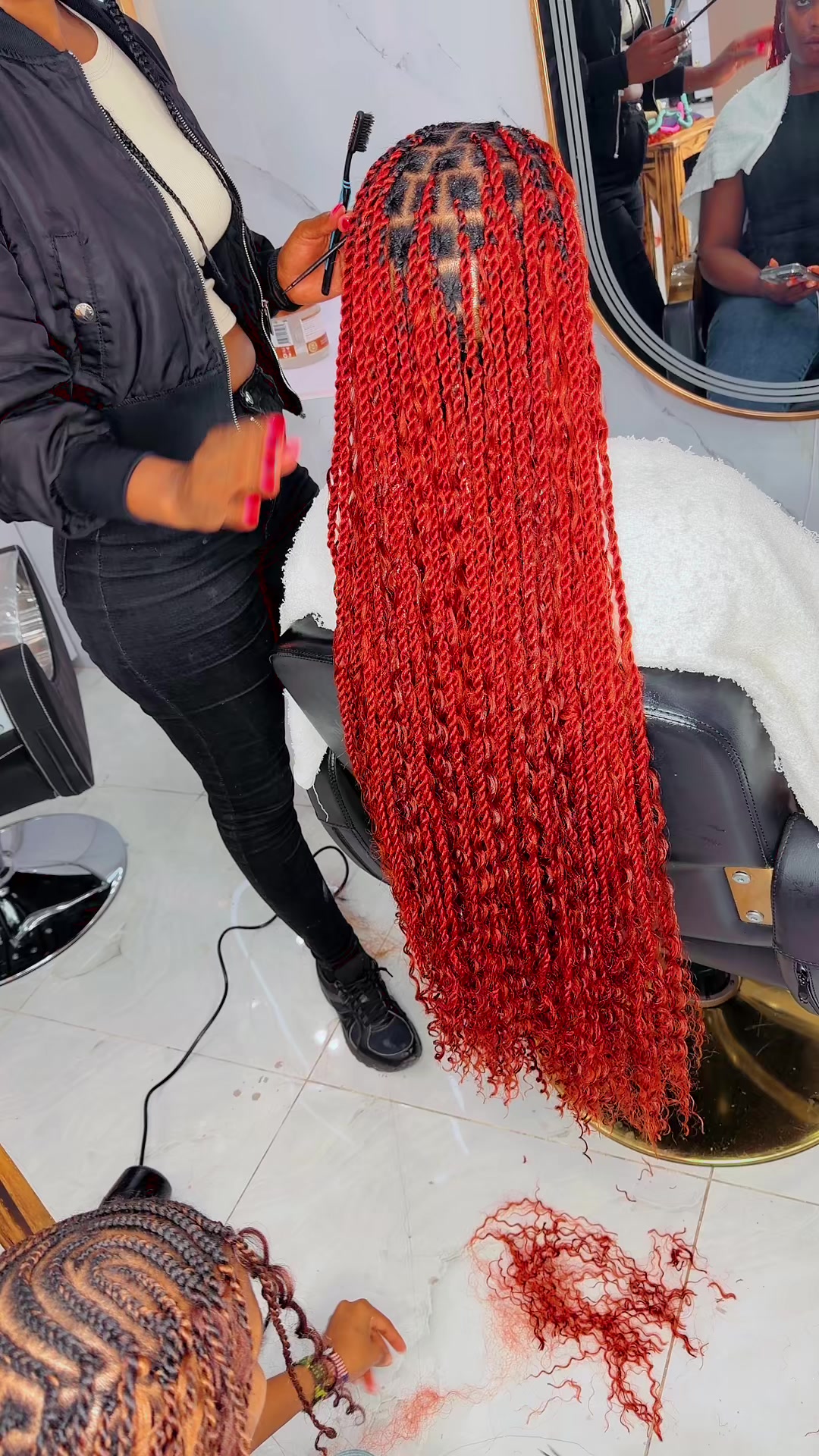@GEECURLY SALON
