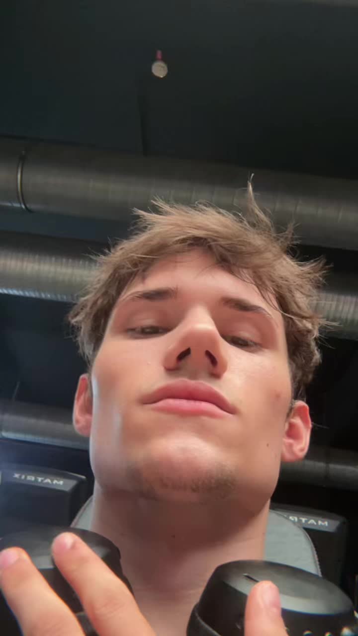 @Niklas Looks🇩🇪