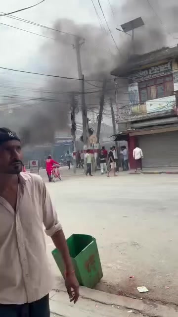 @‼️♨️ भोजपुरिया_राजा👑‼️