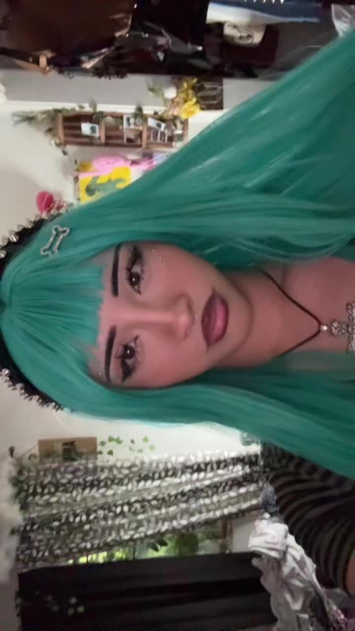@yur.hellee
