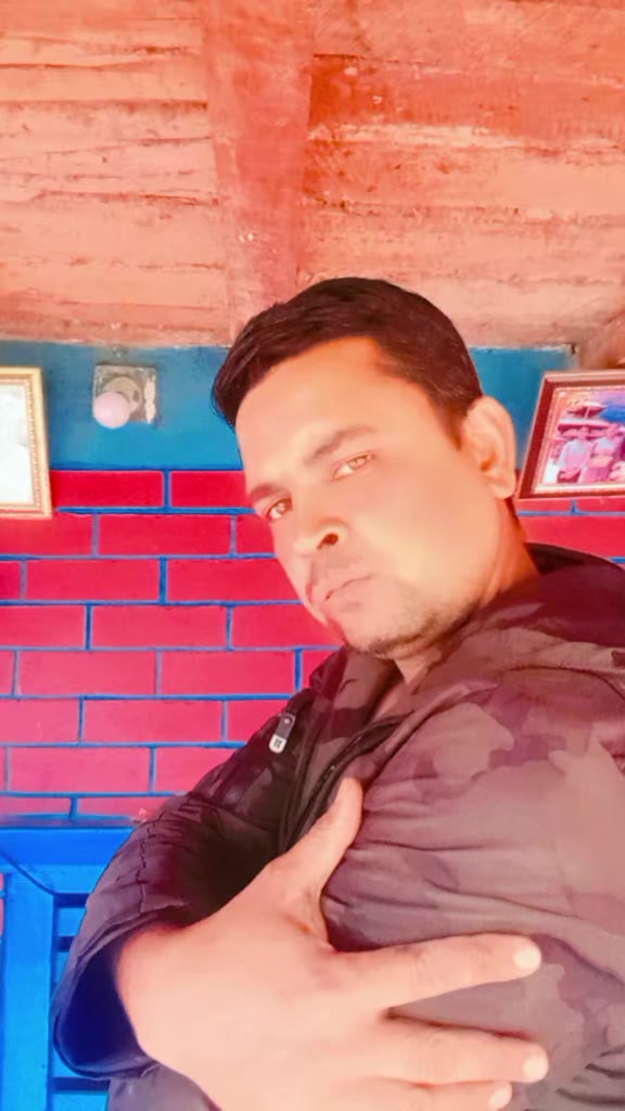 @शहरमा केही नभाकाे मान्छे