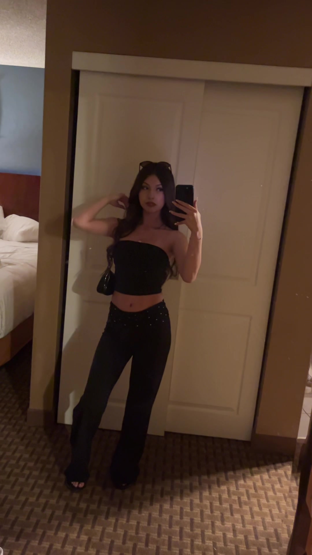 @bella