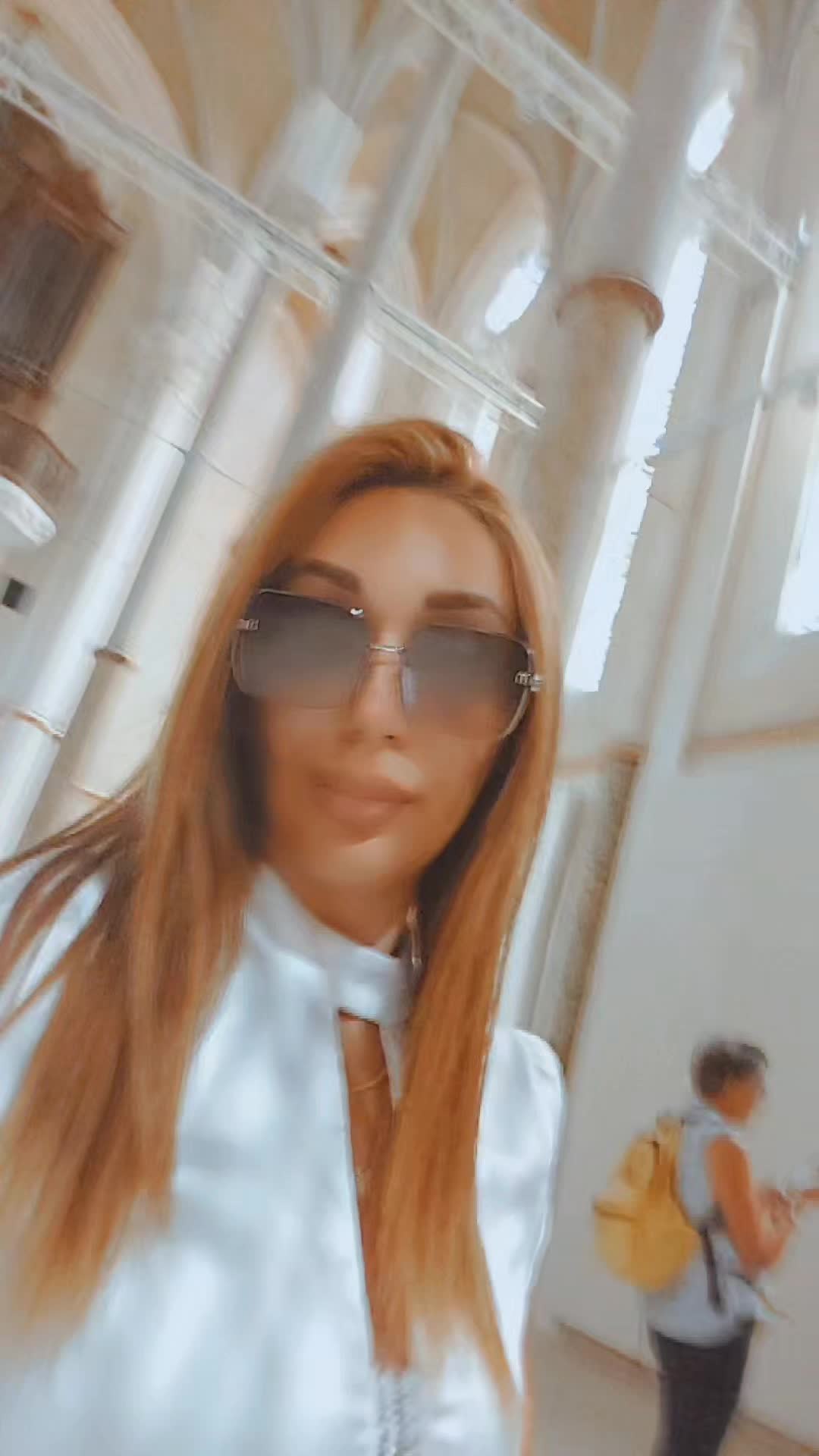 @Moni