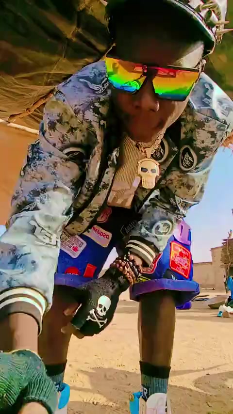 @Aziz petit ☝️🍾💵🤛🍾💰🤟 🍾🌹