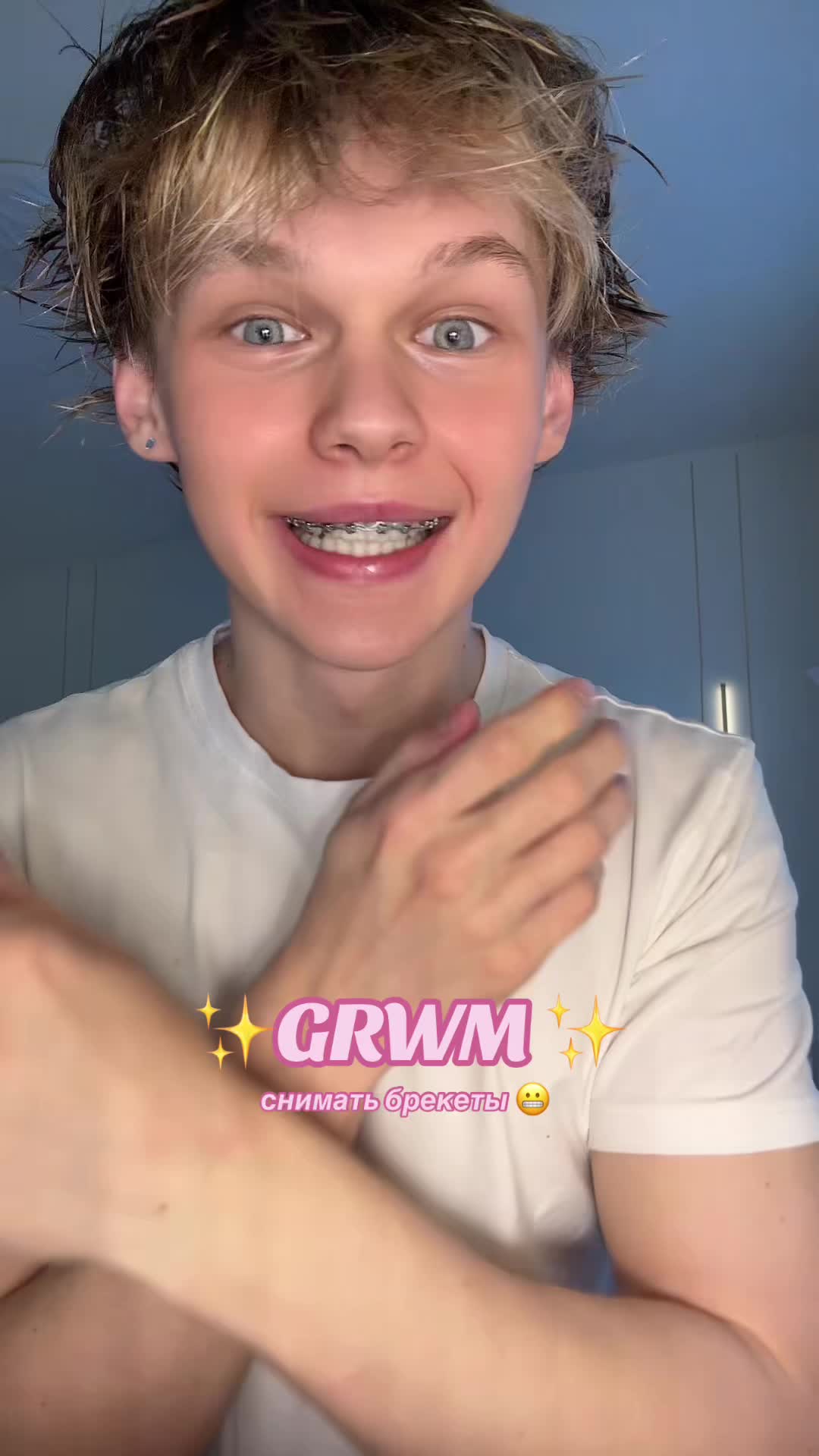@HOLLIKLIN