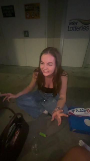 @✶ ella ✶