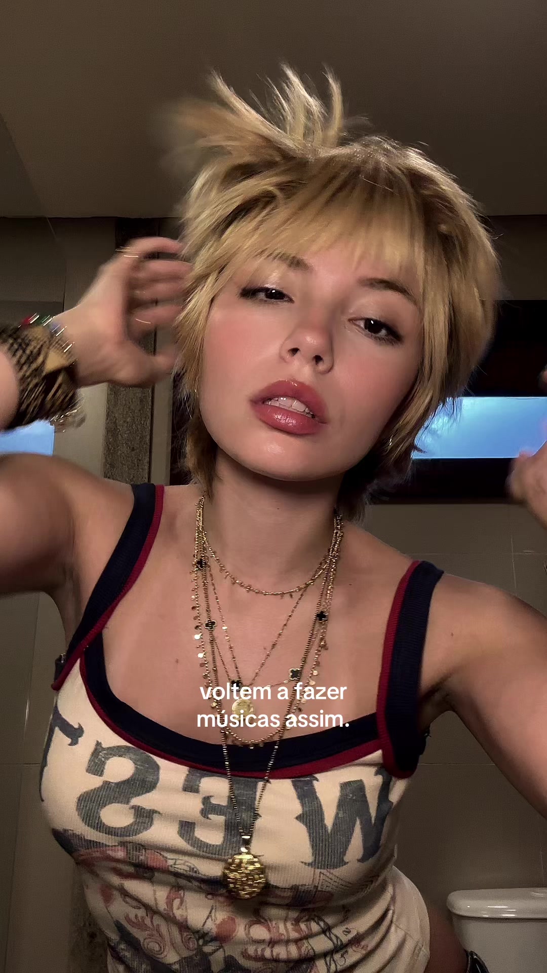@𝐌