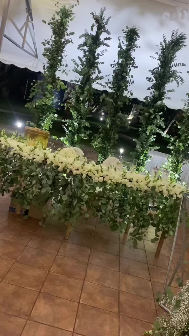 @Venecia Florería Uri
