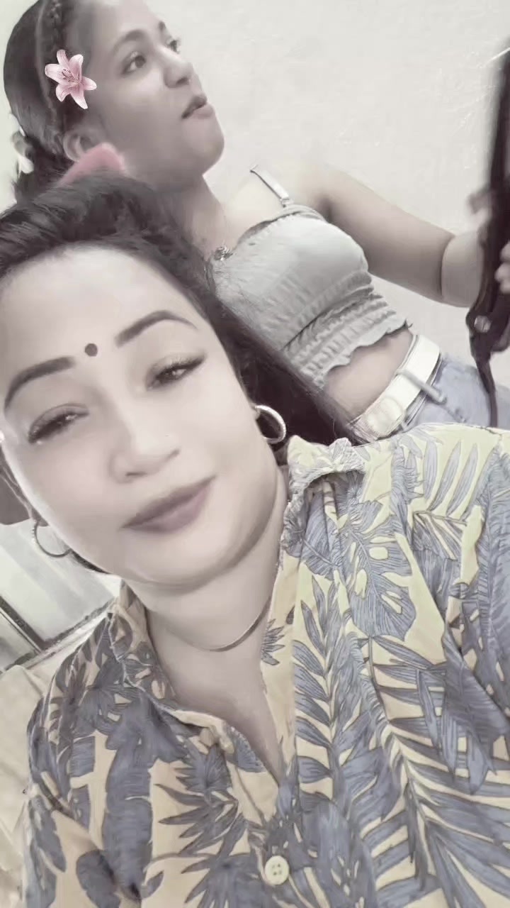 @Brinda_😗