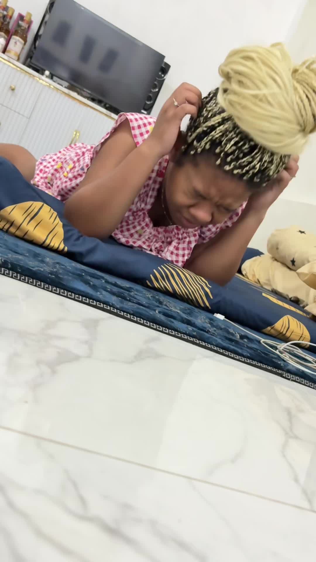 @Desiiafrikaaa_