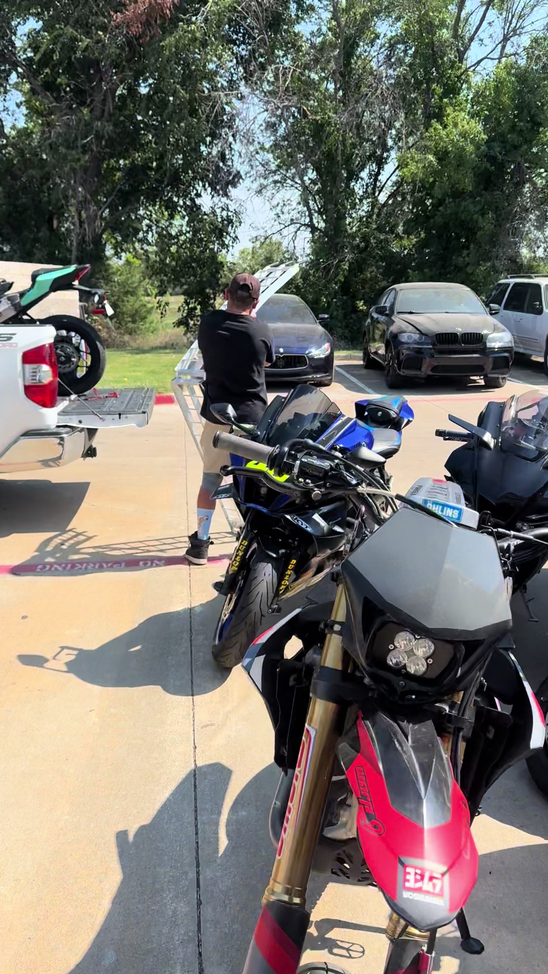 @MotoBros