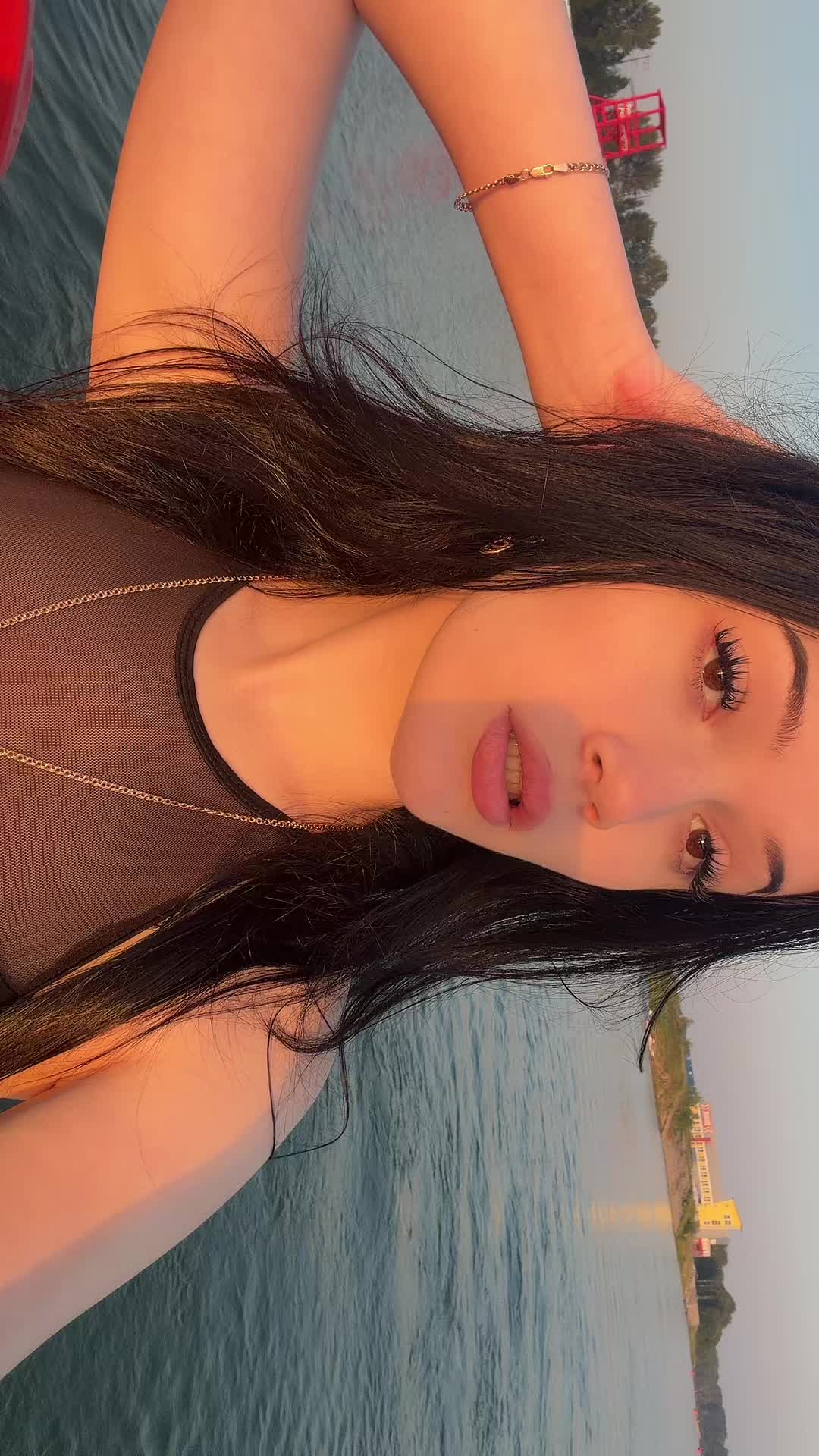 @Ния