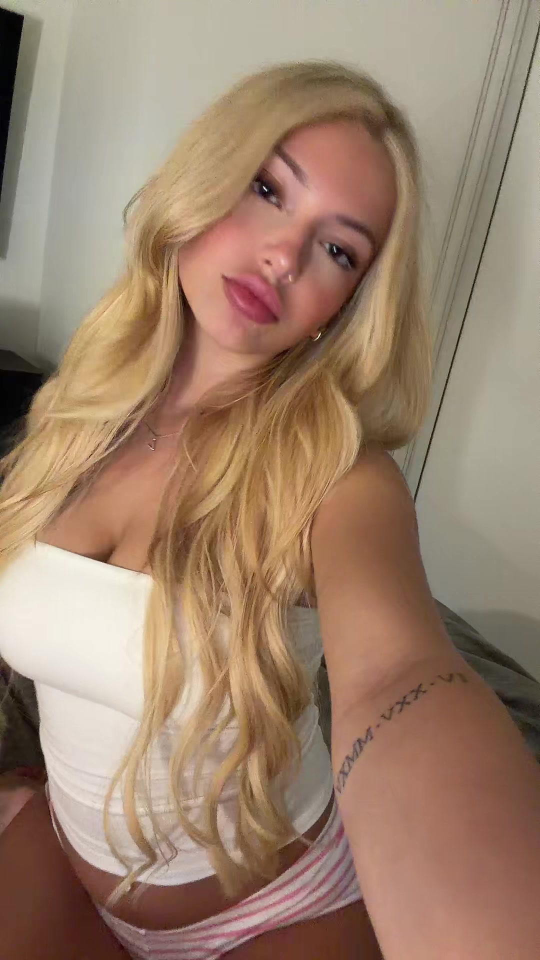 @Val&eacute;